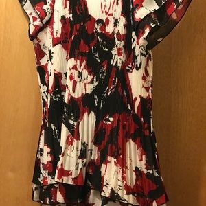 Signature by Larry Levine Tops - Beautiful Top Ruffle Bottom Signature by Larry Levine Tops - Beautiful Top Ruffle Bottom